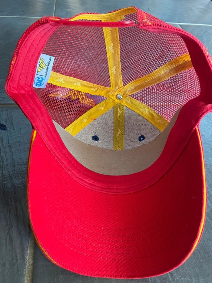 Lot 2 Casquettes DC comics neuves - photo numéro 6