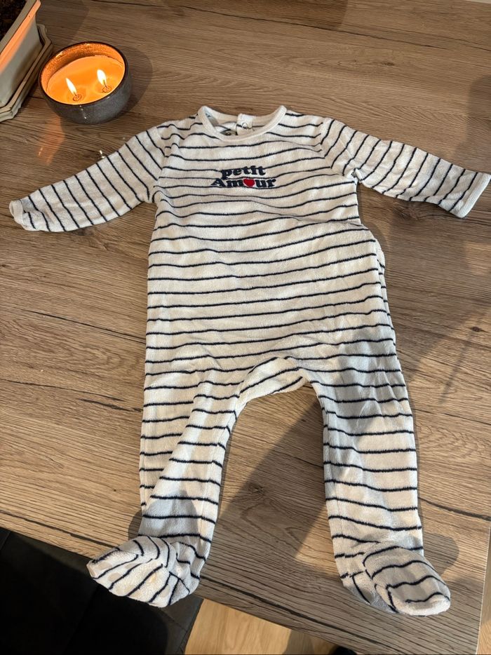 Lot 6 pyjama une pièce 12 mois - photo numéro 2