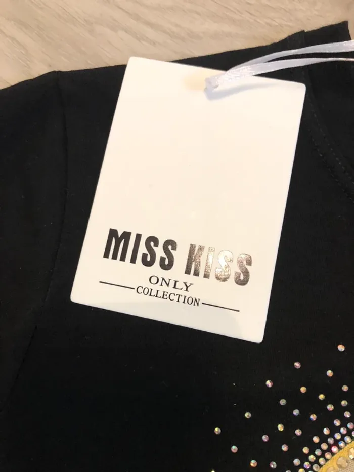 Tee shirt strass - photo numéro 4