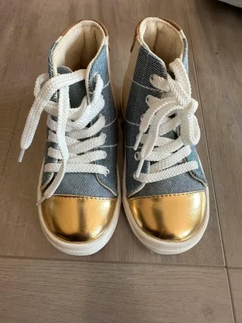 Chaussure montante