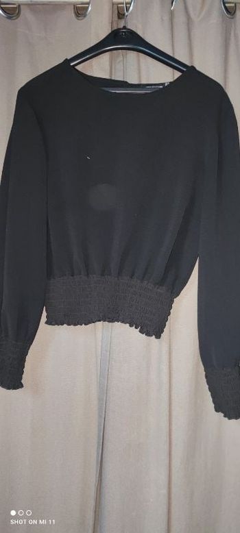 Très jolie blouse taille élastiquée noire T44