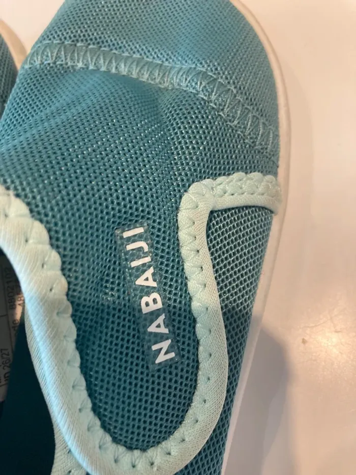 Chausson pour piscine ou gymnastique fermeture velcro - très peu servi couleur turquoise - photo numéro 5