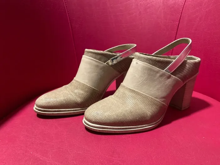 Sabot à talons en cuire taille 37 - photo numéro 3