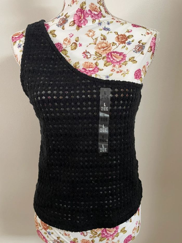 Top une épaule nu noir style crochet neuf avec étiquette