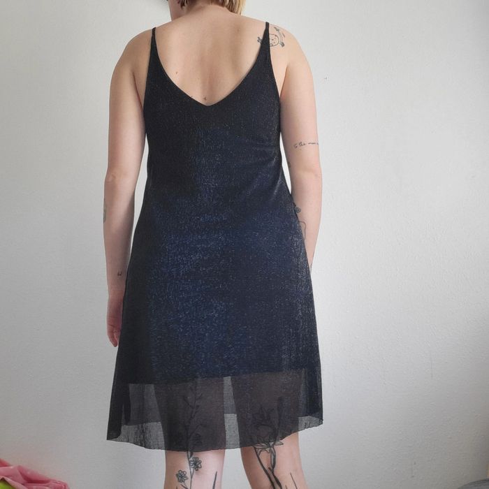 Robe à bretelle noire pailletée classique - photo numéro 2