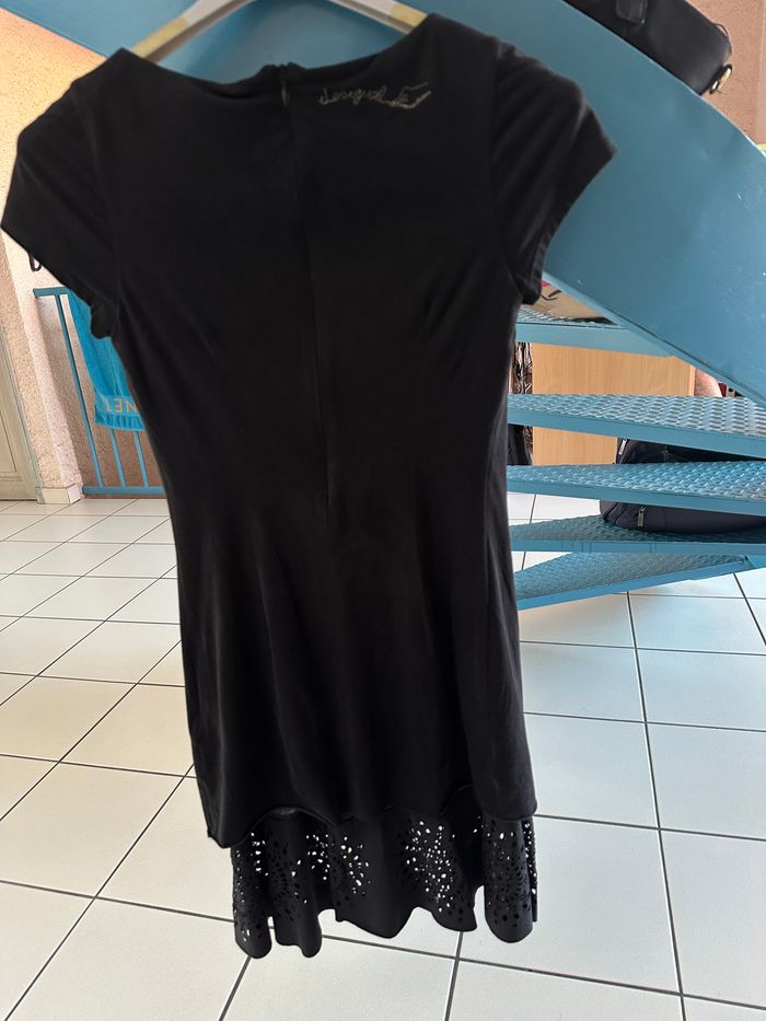 robe noire desigual taille 34 NEUVE tissus velouté peau de peche - photo numéro 5