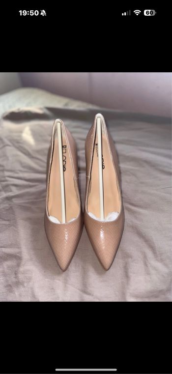 Escarpins beige abricot neufs avec boîte – Taille 40