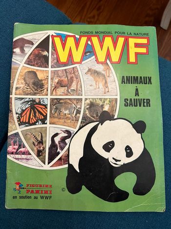 Album livre Panini ancien complet WWF animaux en danger à sauver stickers autocollants
