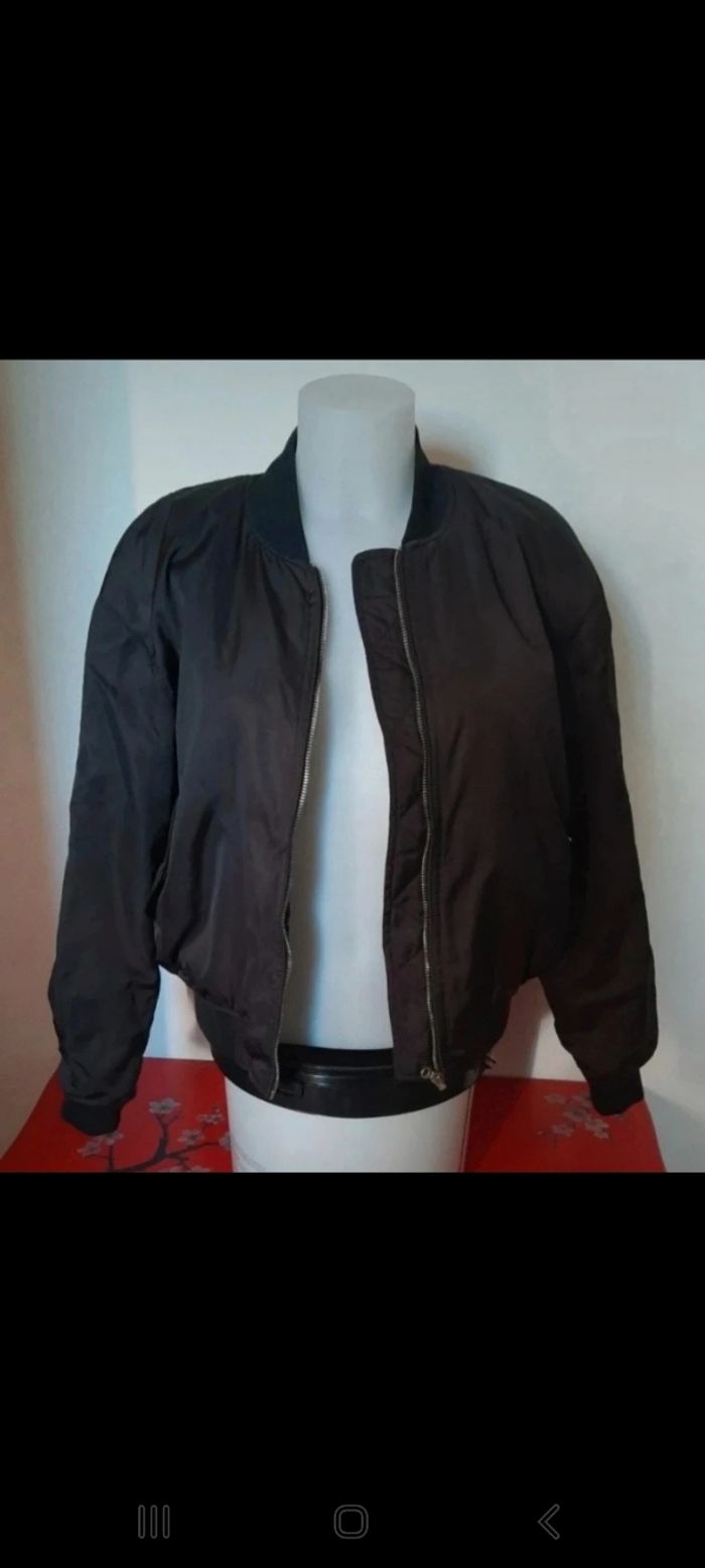 Blouson court et cintré bombers de chez Mango - photo numéro 6