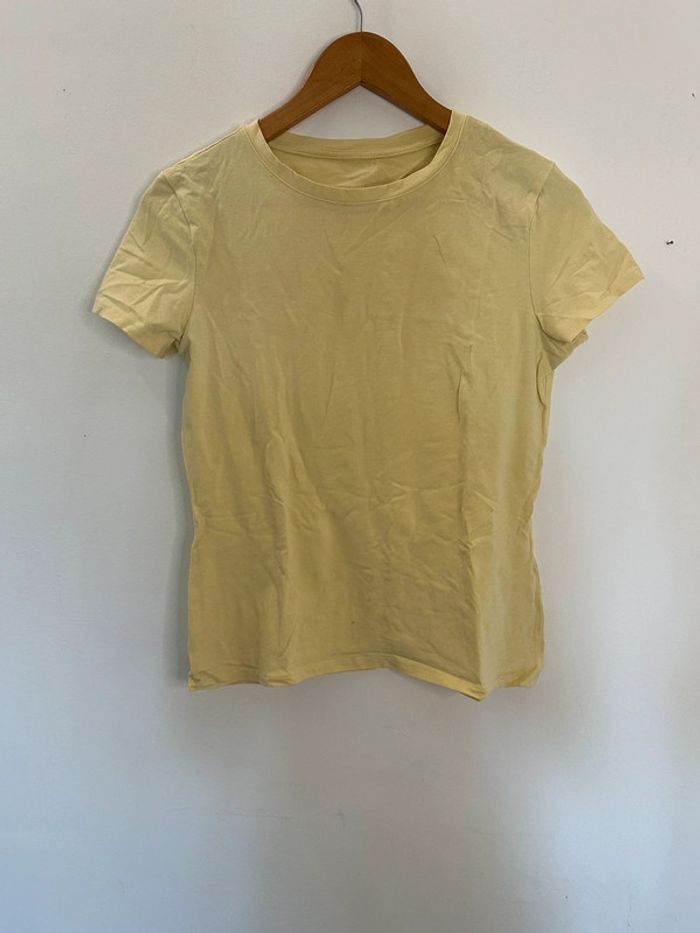 Tee shirt Primark taille M jaune - photo numéro 2
