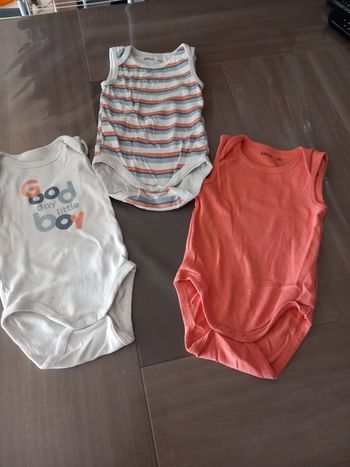 Lot de trois body