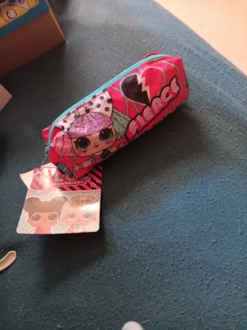 Trousse l.o.l surprise pas de vinted go neuve