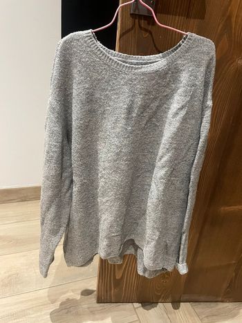 Pull gris loose