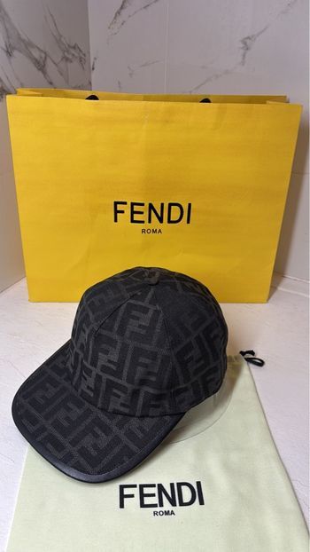 Casquette fendi Roma noire taille unique 