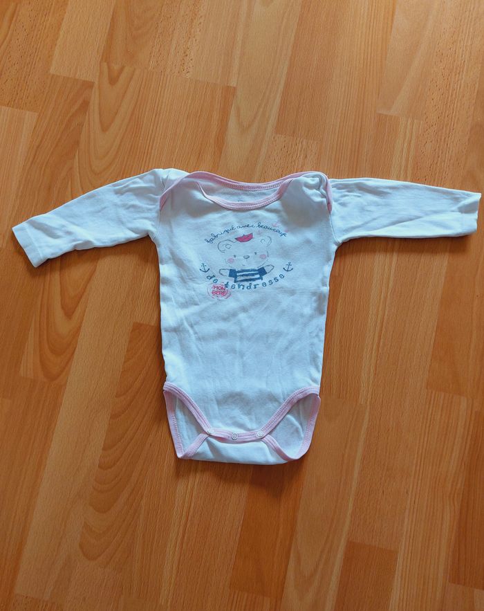 Lot 12 pièces fille : bodies + pyjamas + pulls + pantalons bon état 9 mois - 71 cms - photo numéro 2