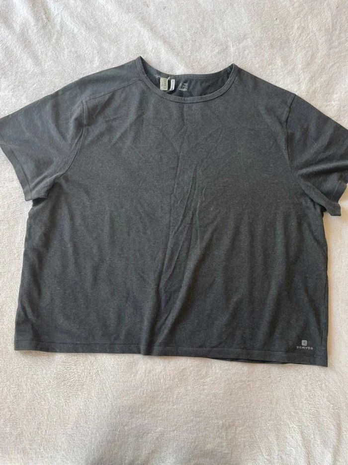 Haut t-shirt de sport à manches courtes noir gris foncé uni basique simple 4XL