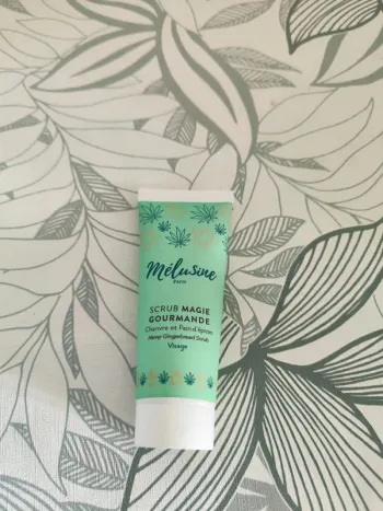 Melusine scrub magie gourmande chanvre et pain d'epices visage 75ml valeur 18€