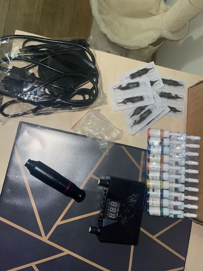 Machine complète a tatouer