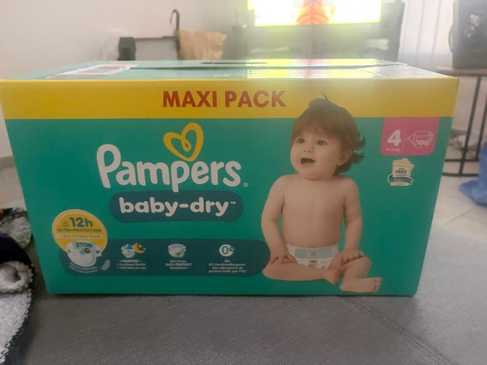 Carton Pampers taille 4