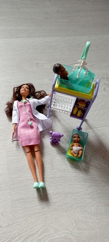 Barbie puéricultrice