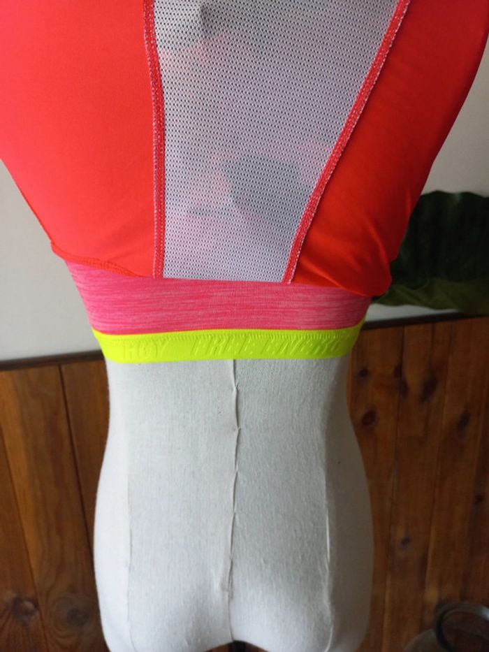 Débardeur sport avec brassière - photo numéro 4