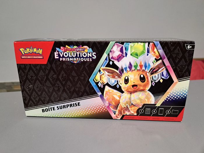 Boîte surprise vide avec intercalaires- pokémon ev8.5 évolutions prismatiques FR