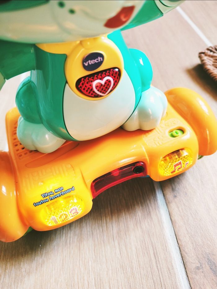 🐶 Jouet d'éveil-Chien Titou mon Toutou overboard électronique sons et lumières- marque Vtech - photo numéro 4