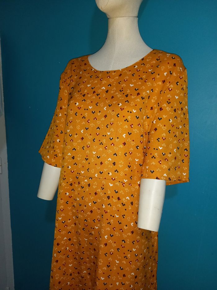 Robe Tissaia  44 - photo numéro 2