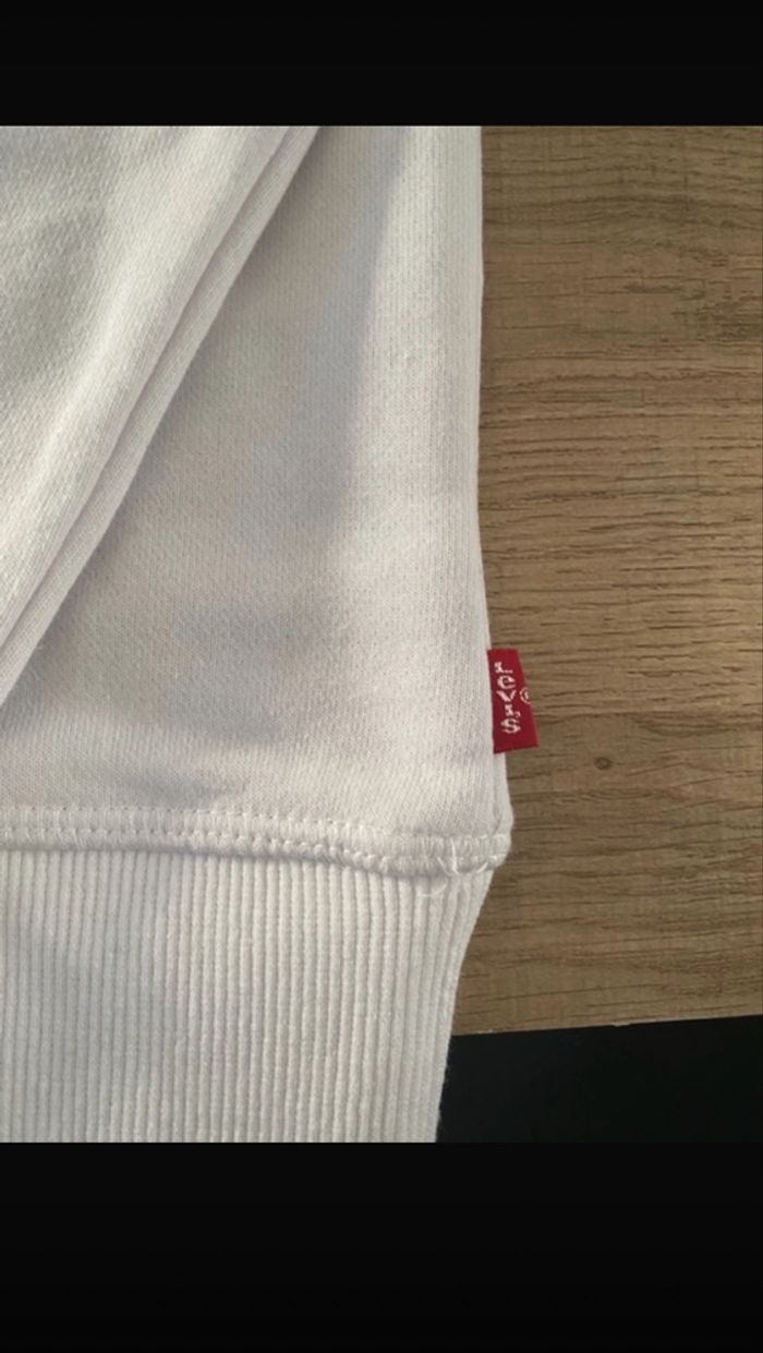 Pull blanc Levi’s - photo numéro 4