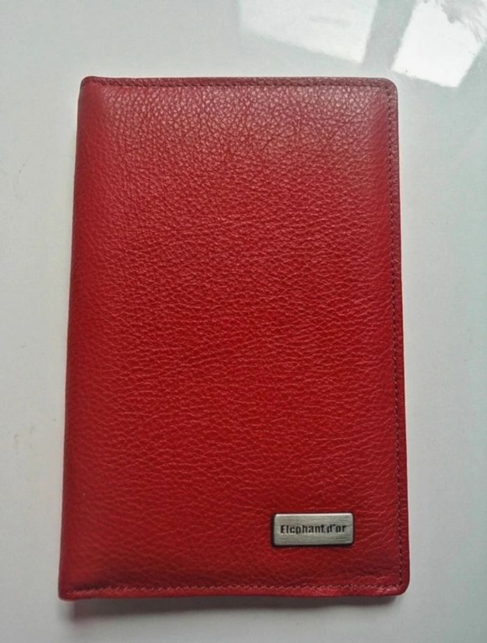 Porte-feuille cuir rouge 3 volets dans son coffret