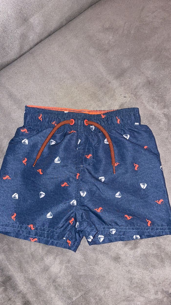 Short de bain Kiabi 18mois