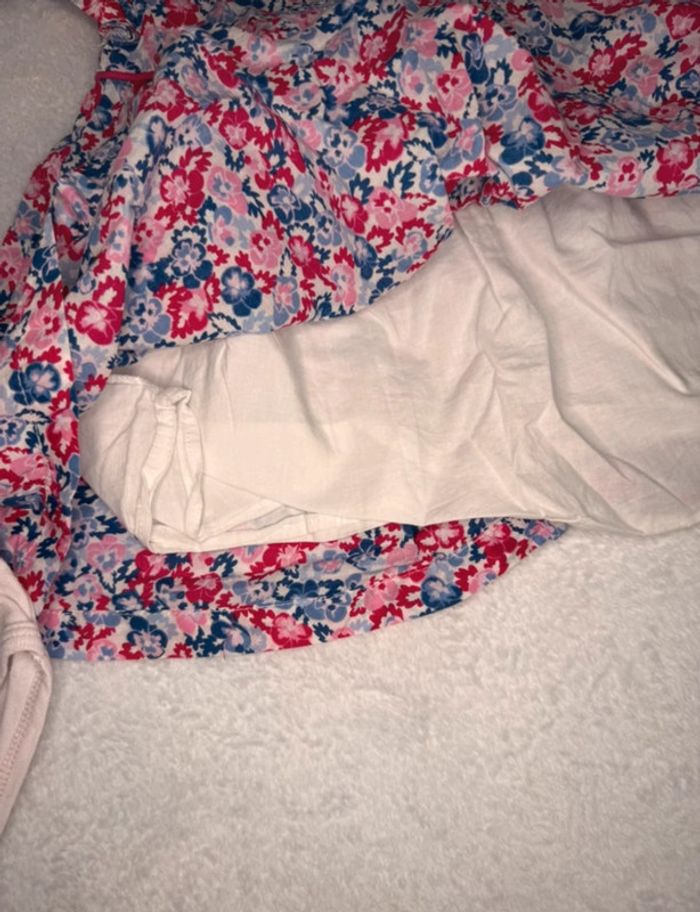🌷Magnifique robe fleuris et bodies manches courtes taille 12 mois🌷 - photo numéro 4