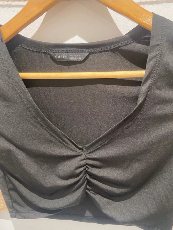 Crop top - photo numéro 2