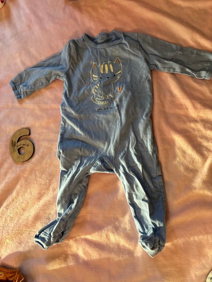 Lot pyjamas fin 6 mois - photo numéro 2