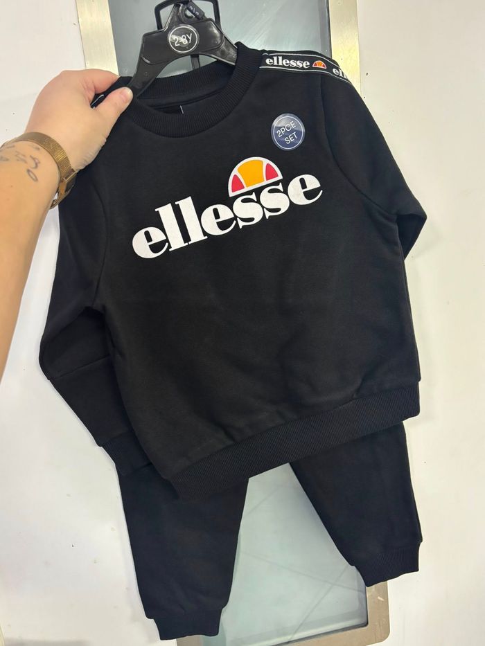 Ensemble jogging ellesse