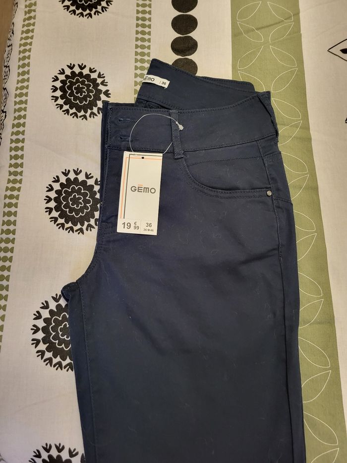Pantalon 7/8 bleu marine 36