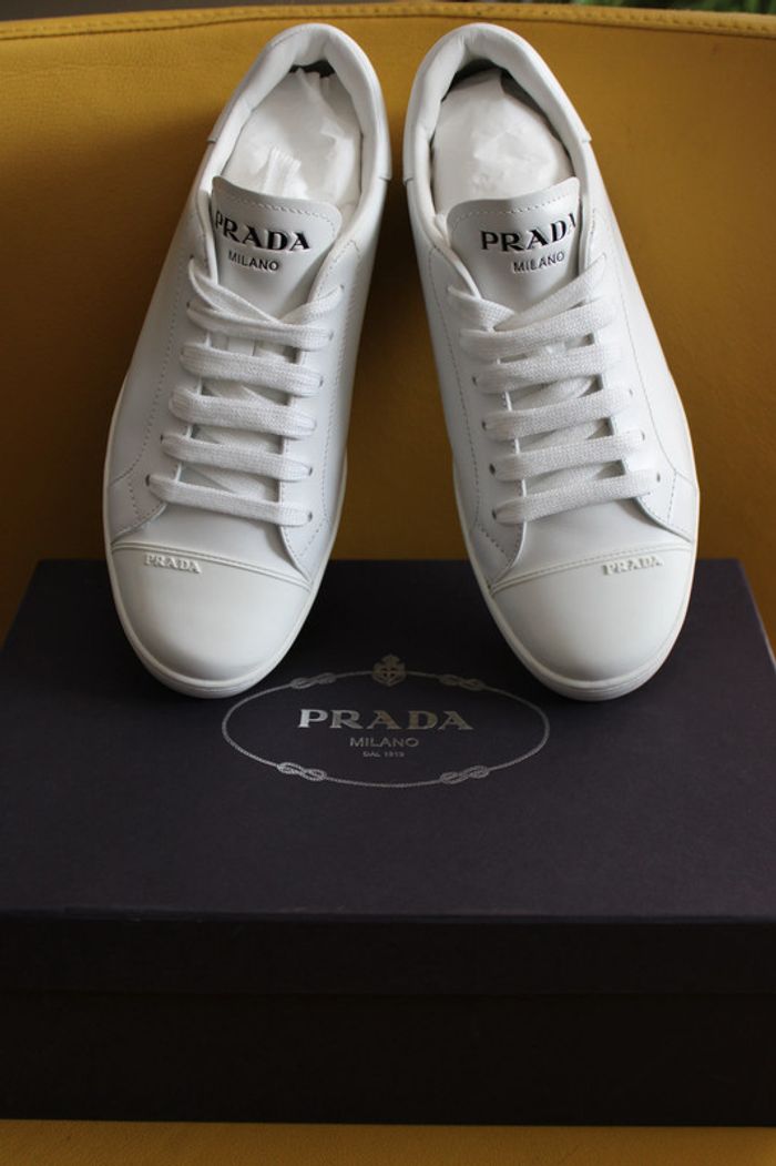 baskets sneakers pour femme de la marque Prada pointure 36 - photo numéro 4