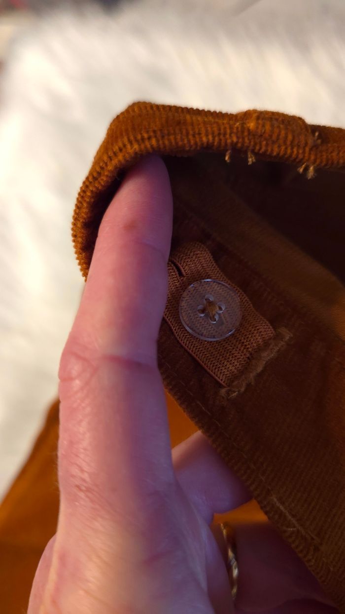 Neuf (non porté)🏷🥰😍 superbe pantalon velours 9ans fille 😍🥰🤩 - photo numéro 5