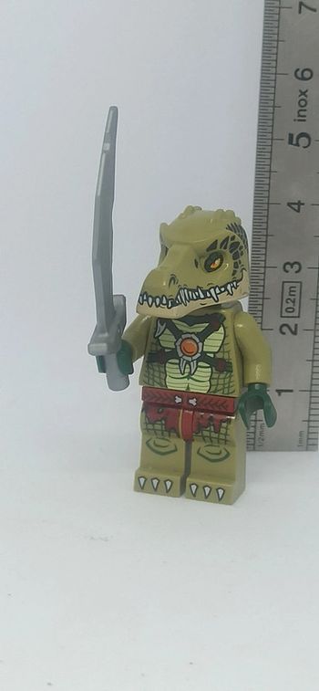 Figurine crocodile cragger lego chima avec épée
