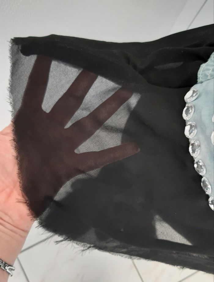 Très joli top dos et épaules dénudés couleur jean avec gros strass Shun bo - photo numéro 6