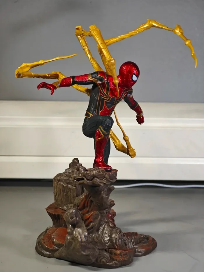 Figurine Spider-Man : Iron Armor 24cm neuve sans boîte - photo numéro 5