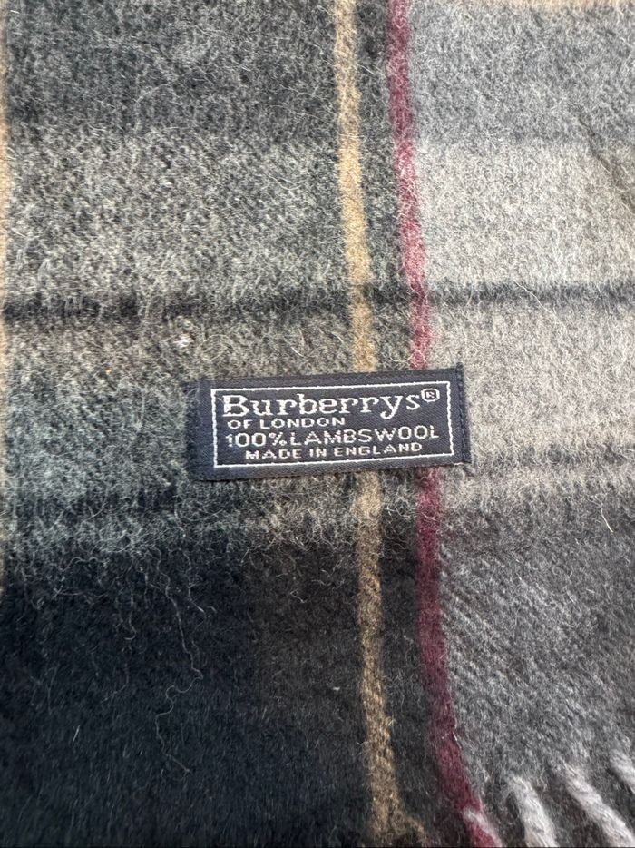 Écharpe Burberrys – 100% Lambswool – Made in England - photo numéro 2