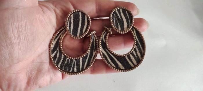 Gros clips d'oreilles zebre - photo numéro 4