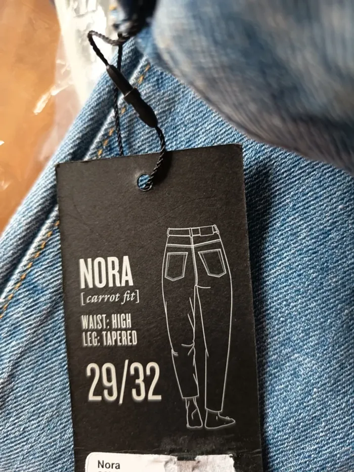 Jean femme cuisses très larges Marque Nora (A287) - photo numéro 2