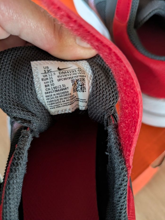 Nike scratch neuves pointure 31 - photo numéro 6