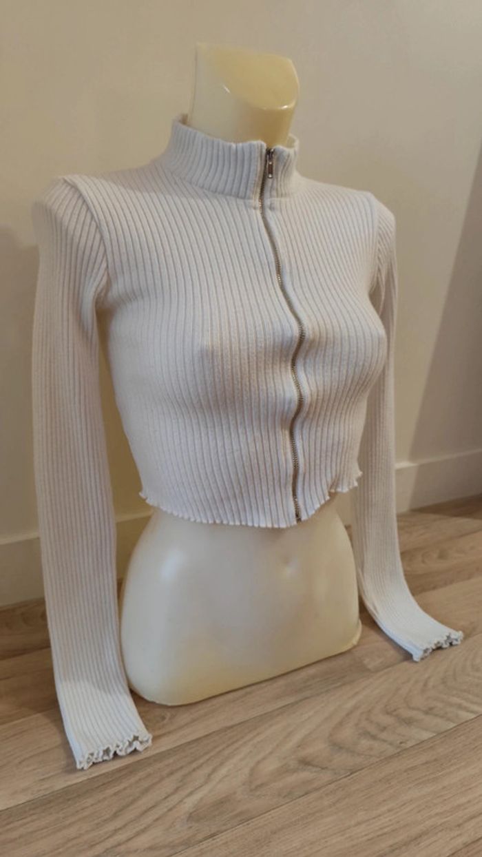 Petit pull court / sweat à col S - Bershka - photo numéro 2