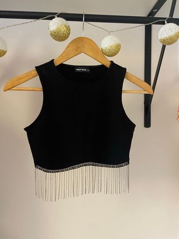 Top noir avec sequins 