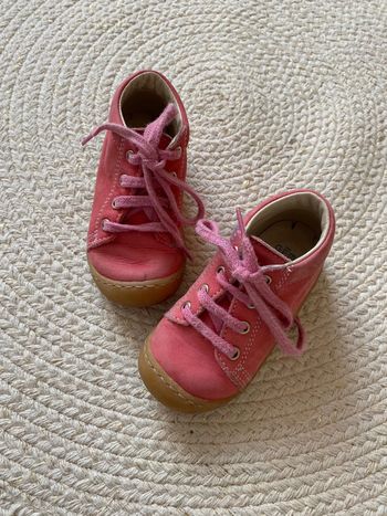 Chaussures de marche rose
