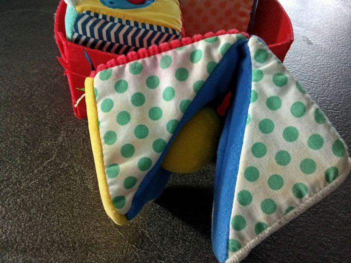 4 cubes d'éveil en tissus - photo numéro 5