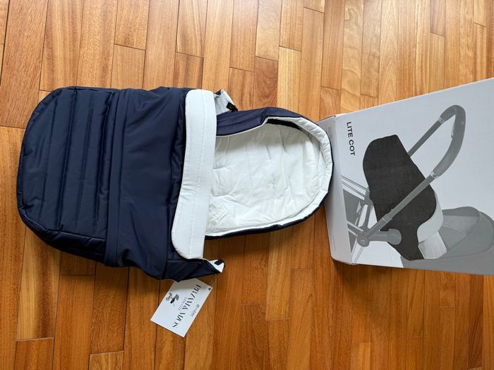 Chancelière lite cot cybex mios priam jamais utilisé nautical blue priam mios